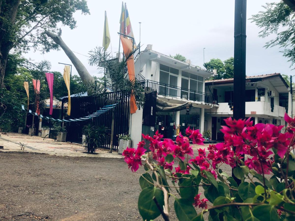 Thisara Pool Resort Kataragama&Yala-Kabiliththa Safari Bagian luar foto